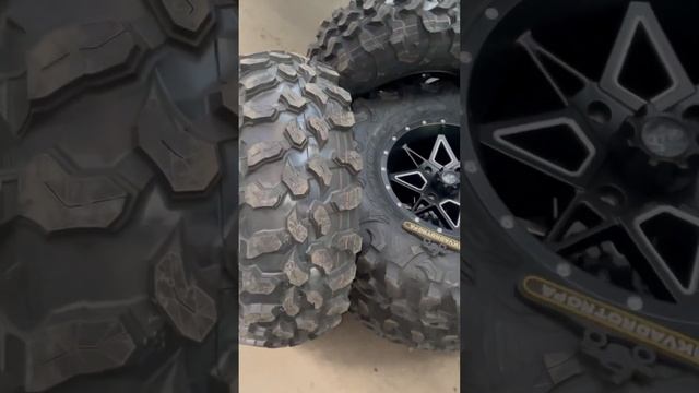 Колеса для багги : шины maxxis carnivore 32x10-15+ диски ITP Tornado смотреть онлайн