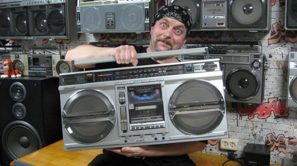 SHARP GF-535 (GF-9000)  Гигантазавр Шарпазойской эры.