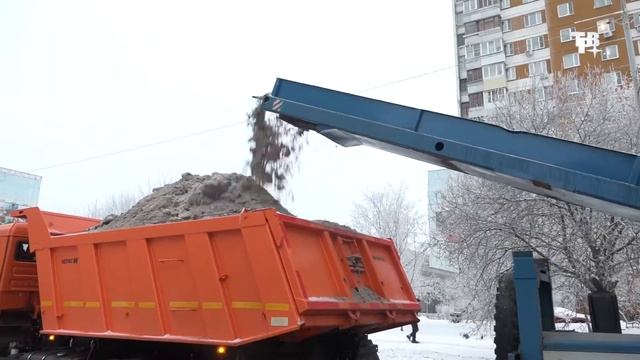 Уборка снега на магистралях города смотреть онлайн