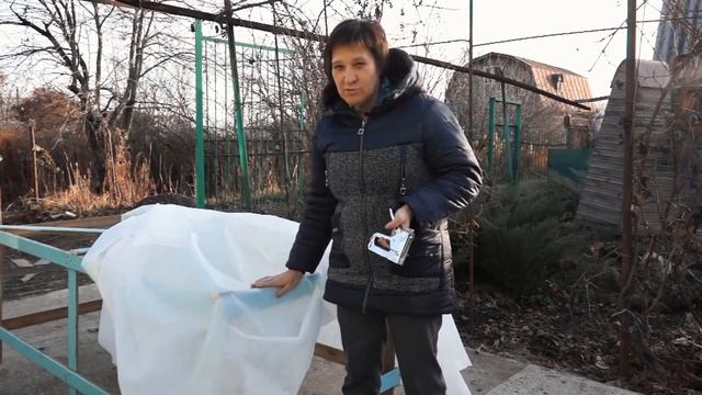 РОЗЫ НА ЗИМУ | ПРАВИЛЬНО УКРЫВАЕМ | ПРОВЕРЕННЫЙ СПОСОБ смотреть онлайн