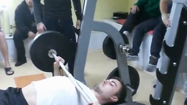Фитнес клуб "Триумф" -видео отчет - соревнования по жиму штанги лежа 23.02.2014г. 1 смотреть онлайн
