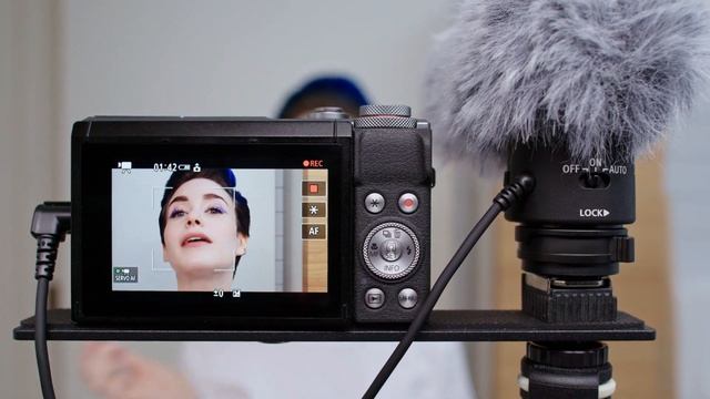 Expand Your Social Circle with the PowerShot G7 X Mark III Camera смотреть онлайн