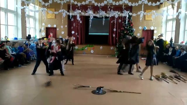 Танец Гарри Поттера, Российские школьники новогодний флешмоб. смотреть онлайн