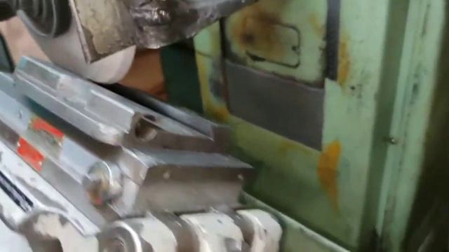 Шлифовка направляющих суппорта резцедержателя токарного станка(1) смотреть онлайн