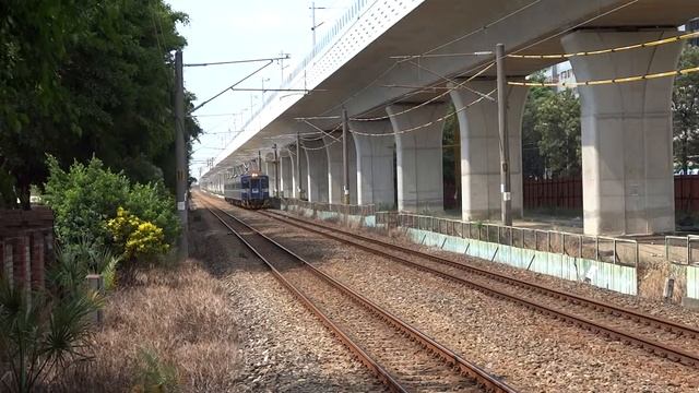 2015.07.26 臺鐵2157次區間車駛入太原站 смотреть онлайн