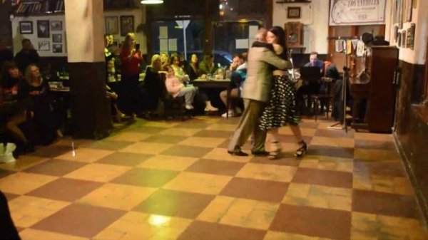 Malena Rodriguez & Jorge Rodriguez en Milonga Petitera - Bar Notable Los Laureles!!