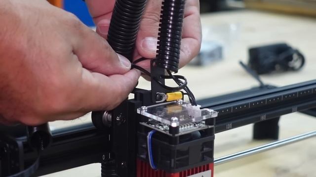Дешевый лазер способный резать фанеру и не только. LaserMan Flying Bear смотреть онлайн