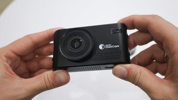 Обзор отличного видеорегистратора с сенсором ночной съемки Daocam Combo
