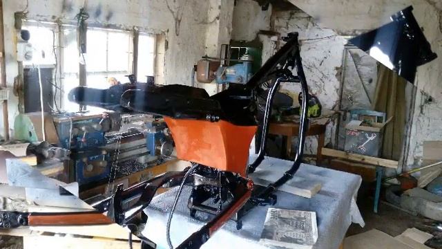 Самодельный мотоцикл Урал кастом и вилка Springer. смотреть онлайн