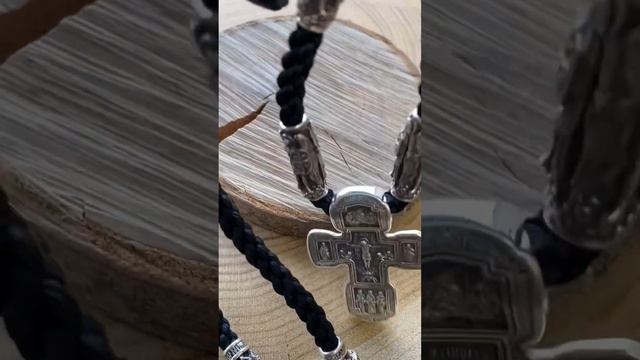 Шнур(Гайтан) с серебряными вставками Арх Михаил и серебряный крест. смотреть онлайн