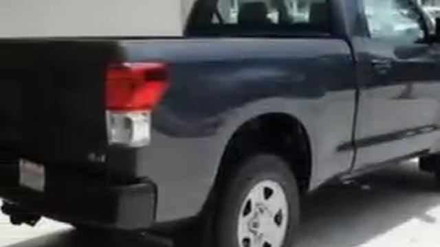 Toyota Tundra 4WD Truck 4WD Regular Cab Standard Bed 4.6L V8 Grade (Natl) Truck смотреть онлайн