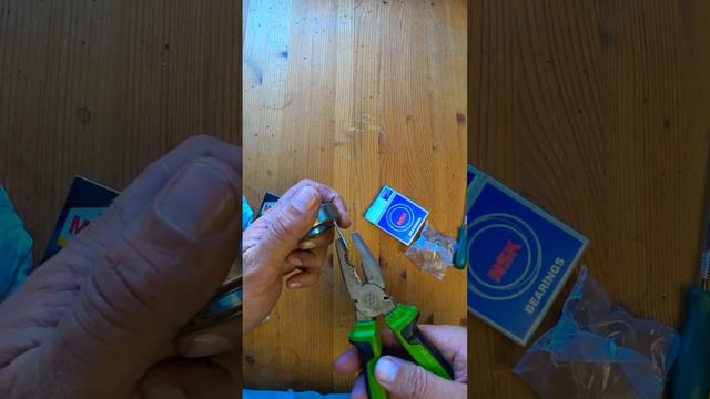 Способ снять сальник с подшипника смотреть онлайн