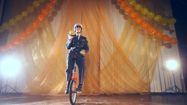 Танго на моноциклах - Планета 13 смотреть онлайн