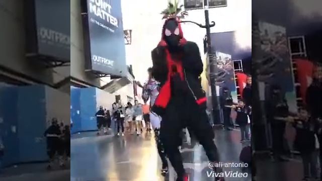 Spiderman and Spidergirl Dance on Smack That Song смотреть онлайн