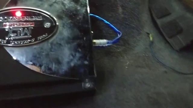 7 Speaker Setup in a Toyota Previa смотреть онлайн