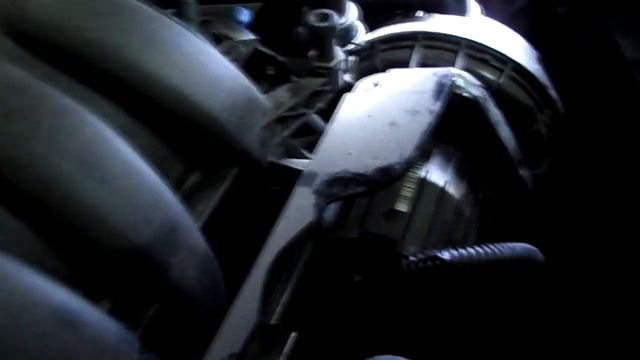 Как заменить датчик положения коленвала на Skoda Octavia A5 Установка датчика коленвала смотреть онлайн