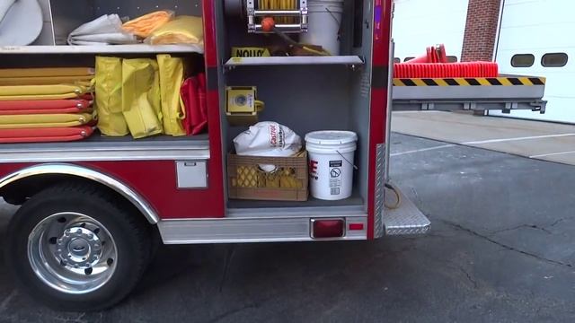 2006 Ford F-550 4x4 . Light Rescue Hackney смотреть онлайн