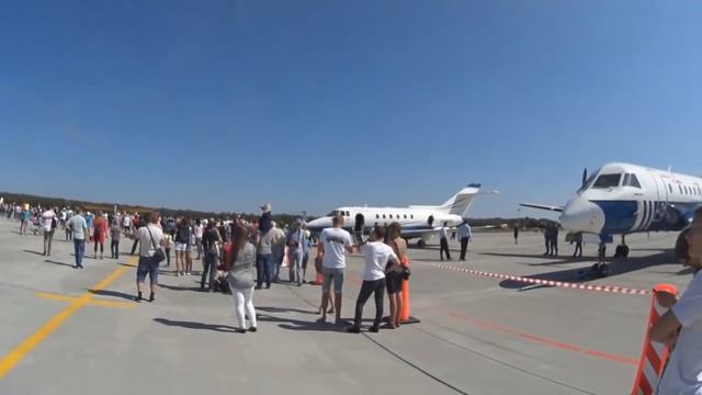 Авиашоу в Воронежском аэропорту [Air show in the Voronezh airport] смотреть онлайн