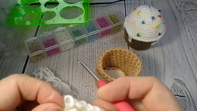 Вязаный сувенир крючком " Пасхальный кулич". Часть 2. Верхняя часть. смотреть онлайн