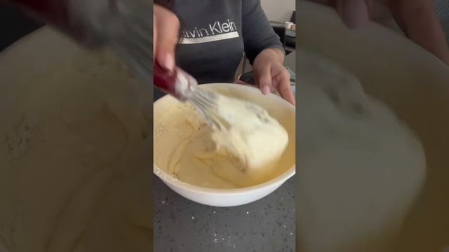Ванильный Бисквит ! Самый быстрый,вкусный и воздушный Рецепт! смотреть онлайн