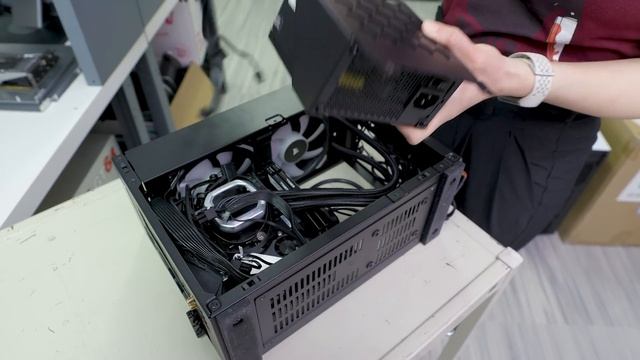 Lian Li X Dan A4-H20 Tour & Build Thoughts After Over A Month Of Use