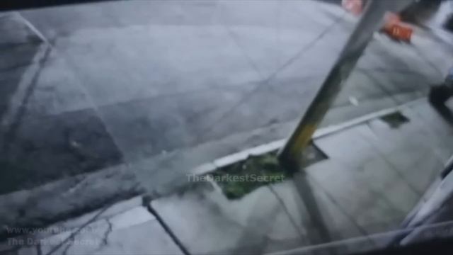 5 Scary Videos Caught By Security Cameras - Part 7 смотреть онлайн