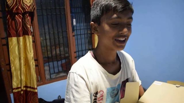 Funny Nikon D5300 Review And Unboxing By Cousin