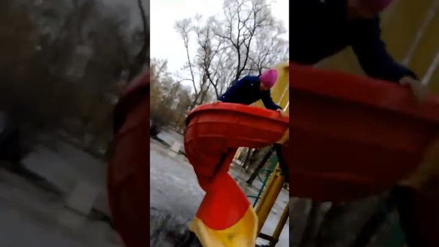 Как с подругой радуемся весне😁 смотреть онлайн