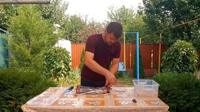 СОМ ГОРЯЧЕГО КОПЧЕНИЯ / ПОЛНЫЙ ПРОЦЕСС ПРИГОТОВЛЕНИЯ смотреть онлайн