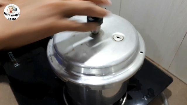 അടിപൊളി മസാലയുള്ള നല്ല ക്രിസ്പി മസാല ദോശ/ഈന്റെ മസാല ഒന്നൊന്നര ടേസ്റ്റാ /masala dosa recipe смотреть онлайн