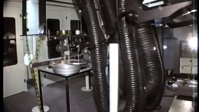 Toutes Les Regies (Behind the scenes at Futuroscope Park, France) - 1994 Technical Film смотреть онлайн