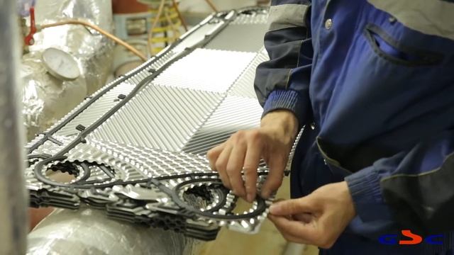 Замена уплотнений и очистка пластин теплообменников в НИИ Эндокринологии в Москве смотреть онлайн