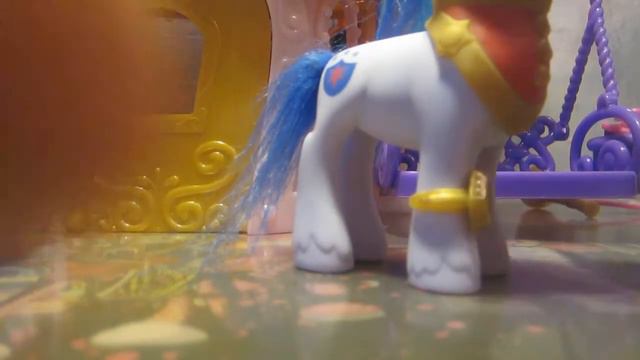 Обзор замка MLP свадбба Принцессы Каденс и Шанина Армора смотреть онлайн