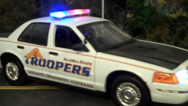 1/18 Scale Alaska State Police / Troopers Crown Victoria w/ Flashing LED Lighting смотреть онлайн
