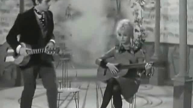 Brigitte Bardot et Olivier Despax - Leçon de Guitare смотреть онлайн