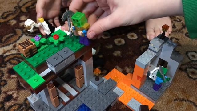 Lego City 60224 и Lego Minecraft 21166 играем и собираем )
