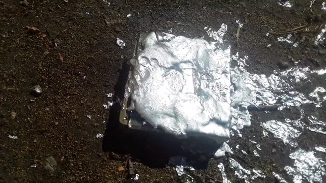 Что будет, если свинец вылить на разные предметы !? смотреть онлайн