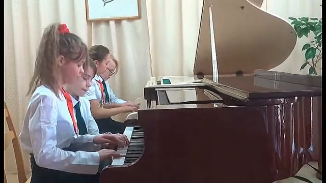М.И. Глинка Полька. Исполняет инструментальный ансамбль "Клавиша". Руководитель Елисова Н.Л. смотреть онлайн