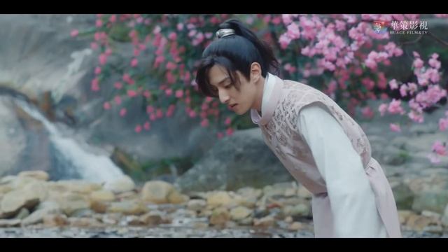 Он готов подарить ей себя, но скромно подарил крабика! Клип к дораме Любовь так романтична смотреть онлайн