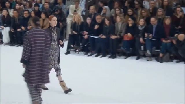 Fall-Winter CHANEL 2019/2020 ! Grand Palais In Paris.