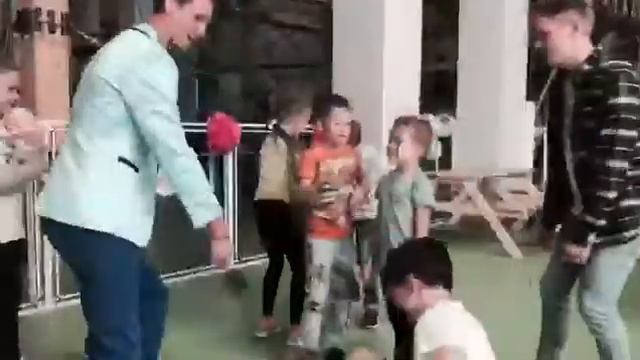 Как весело провести День рождения смотреть онлайн