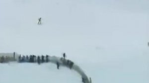 Страшное падение в гигантском слаломе.