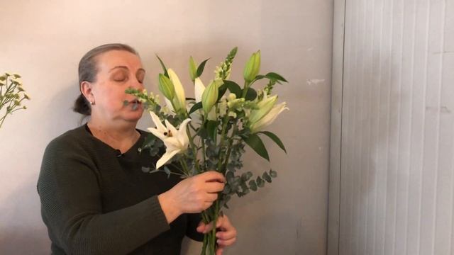 Букет из лилии. Bouquet of lilies. Флористика для начинающих смотреть онлайн