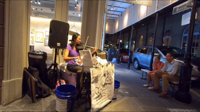 New Orleans Street Violinist Tanya Huang Performs "The Beatles - Eleanor Rigby" смотреть онлайн