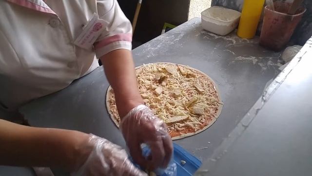 Правильное приготовление пиццы при вас в кафе Быстрофуд п.г. Плещеницы смотреть онлайн