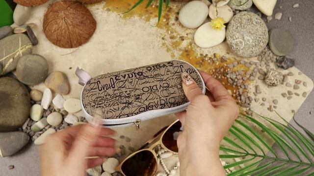 футляр для очков бежево коричневый с надписями смотреть онлайн