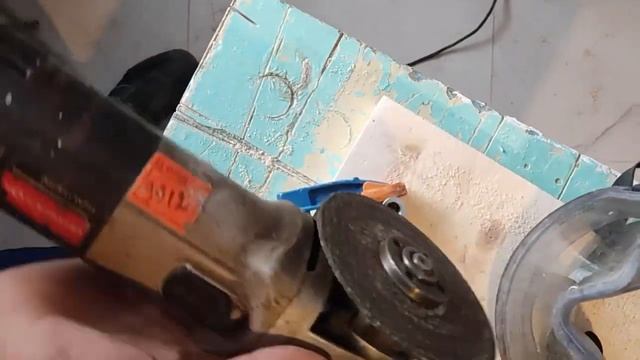 Как завернуть гайку в дерево в потай, если шестигранника нет? Крепление столба поручней. смотреть онлайн