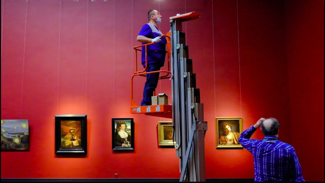 Выставка «Бывают странные сближенья...». Монтаж проекта смотреть онлайн