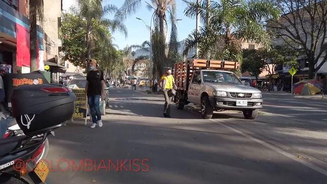 REAL STREET ENCOUNTERS - IN  MEDELLIN, COLOMBIA