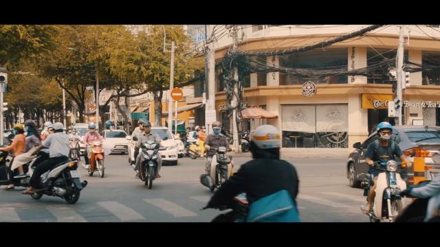 Ho Chi Minh City, Vietnam in 4K | GH4 | DJI Mavic Pro смотреть онлайн